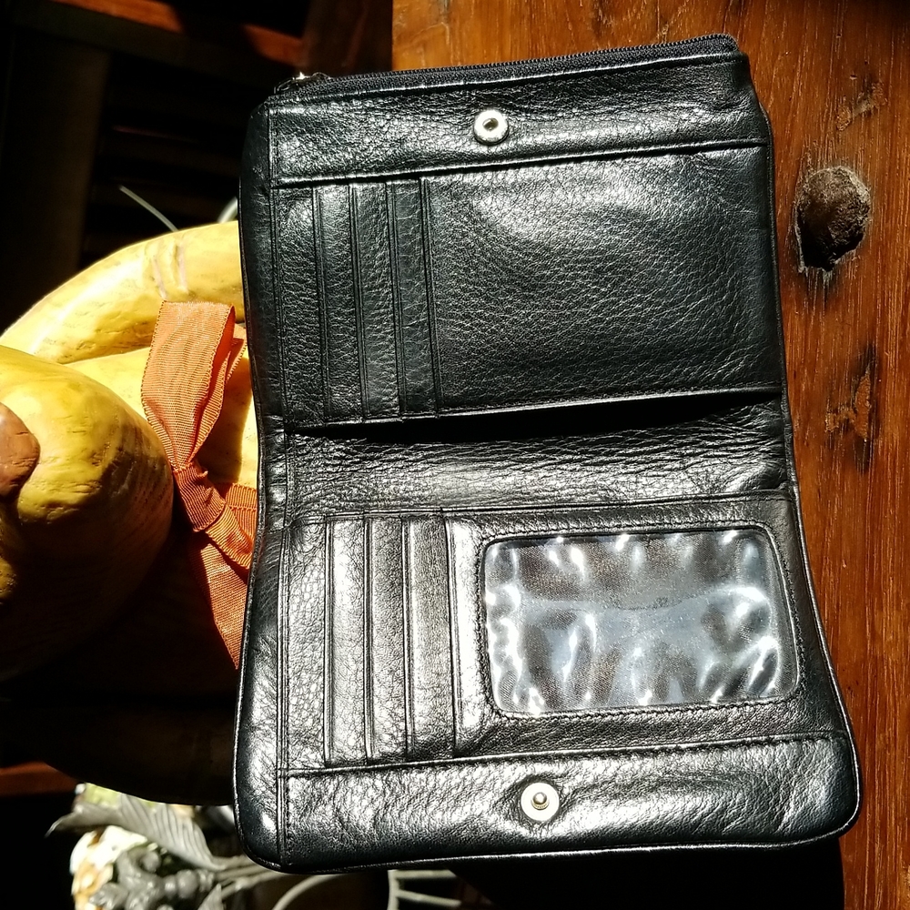 Brighton Wallet - Picture 3 of 10